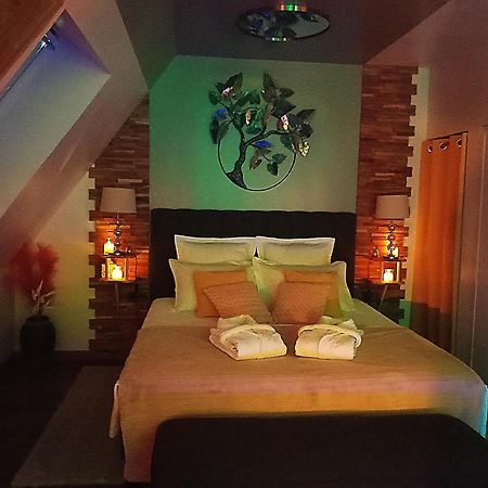 Hôtel Manoir Du Grand Chene à La Vraie-Croix Extérieur photo