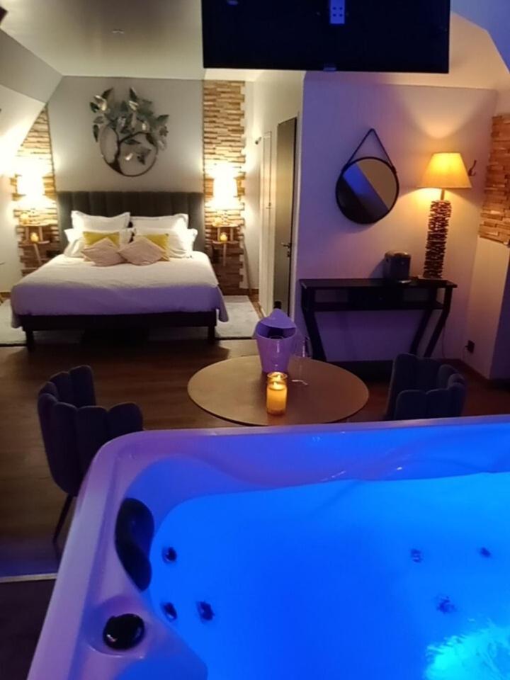 Hôtel Manoir Du Grand Chene à La Vraie-Croix Chambre photo
