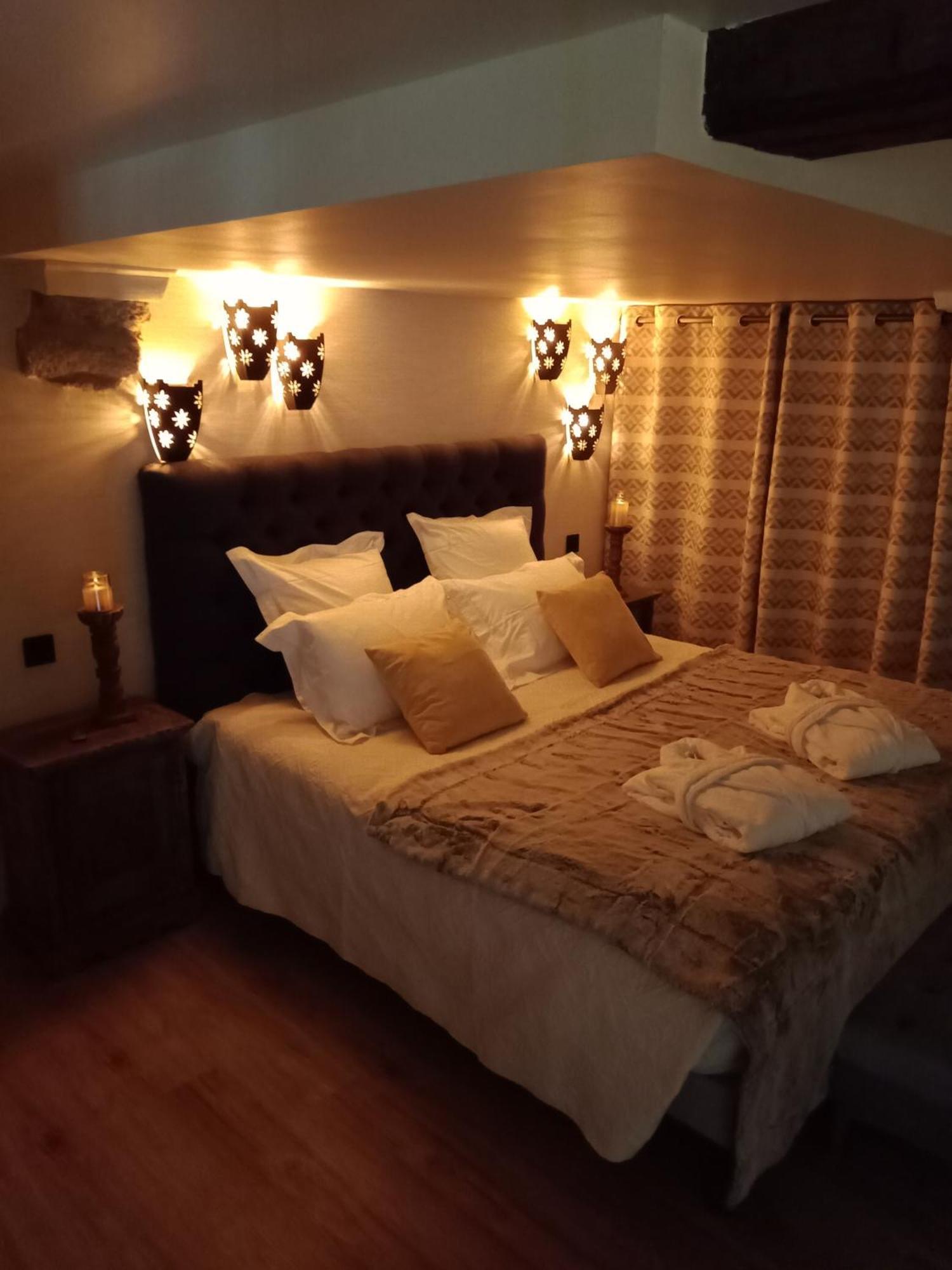 Hôtel Manoir Du Grand Chene à La Vraie-Croix Chambre photo