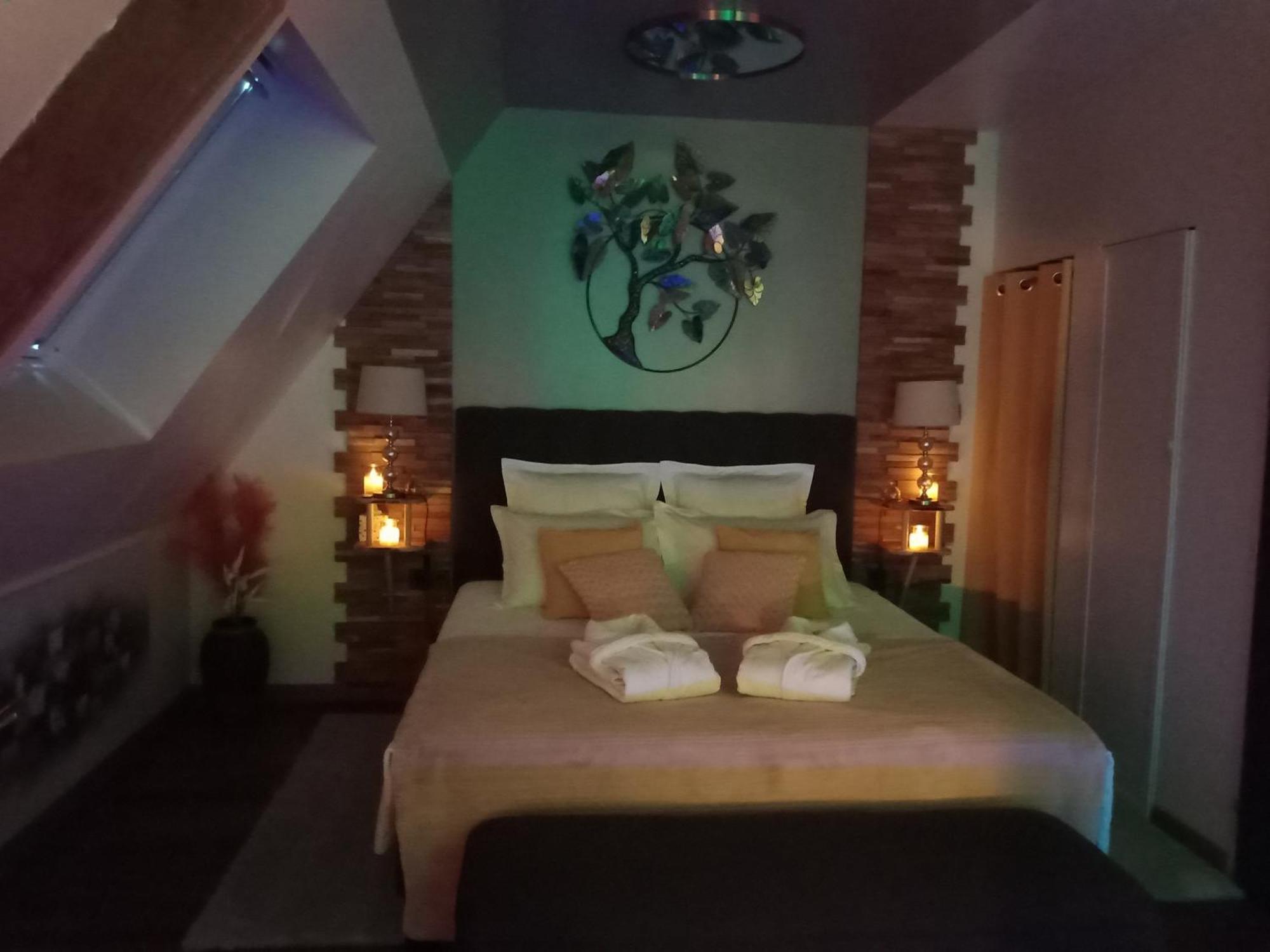 Hôtel Manoir Du Grand Chene à La Vraie-Croix Chambre photo